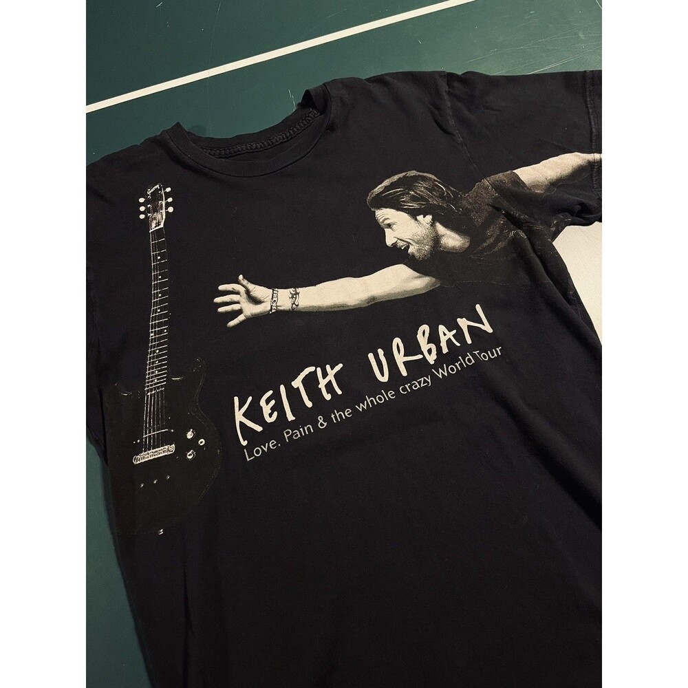 RARE Vintage 2008 Keith Urban Love Pain Crazy World Tour T-Shirt SMALL Official
